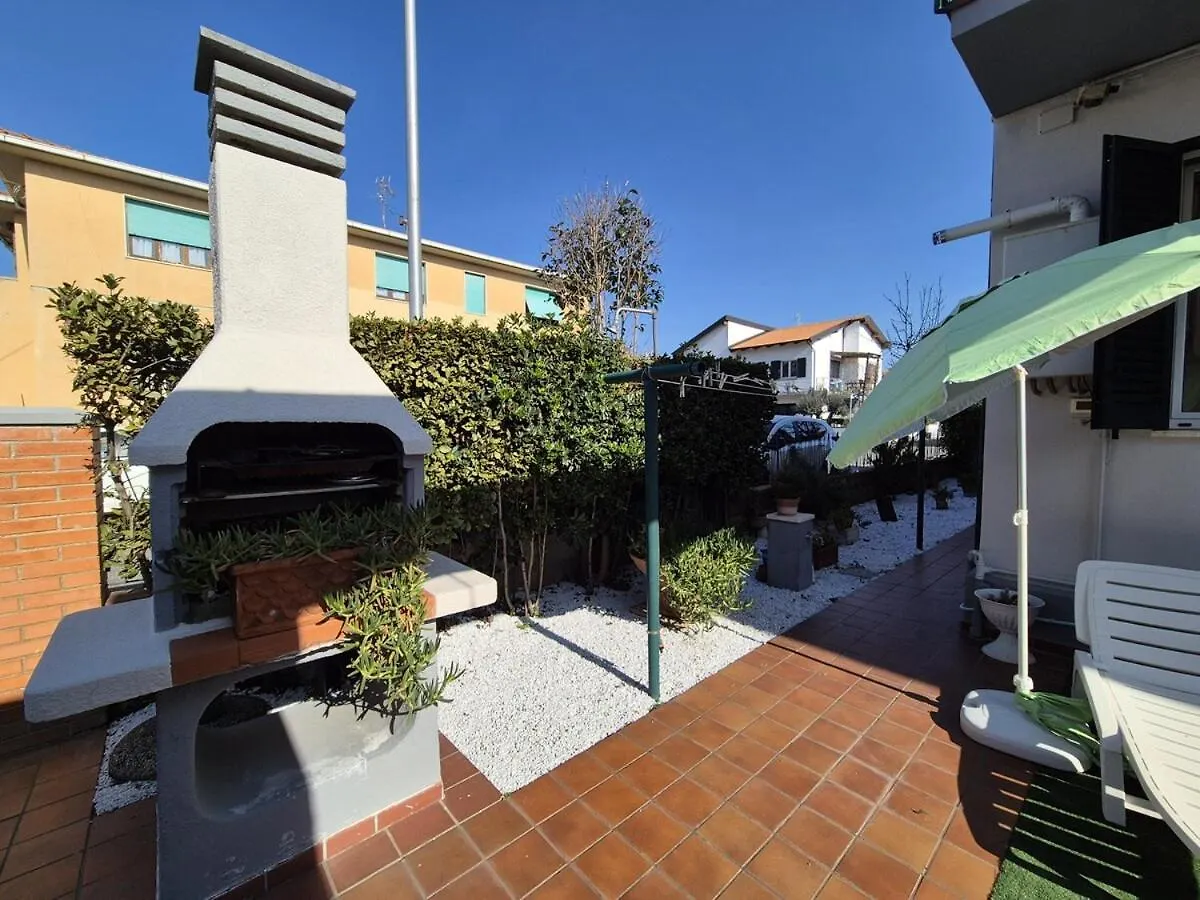 Camilla House Apartment Cecina  Italy